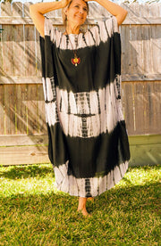 Monochrome Elegance Tie-Dye Kaftan