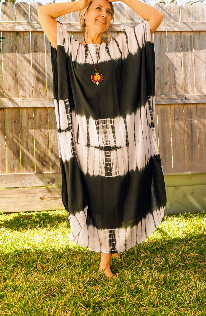 Monochrome Elegance Tie-Dye Kaftan
