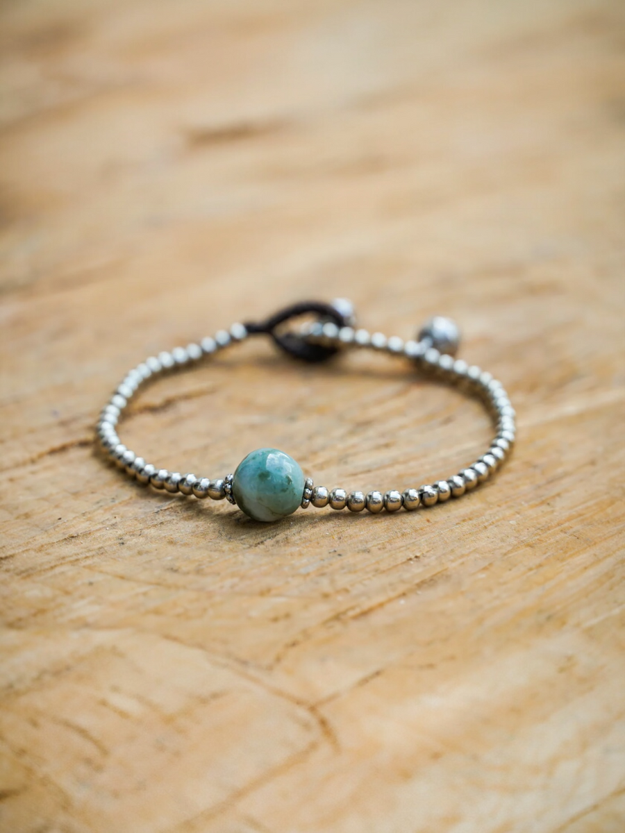 Green Jade Bead Bracelet with Silver Beads